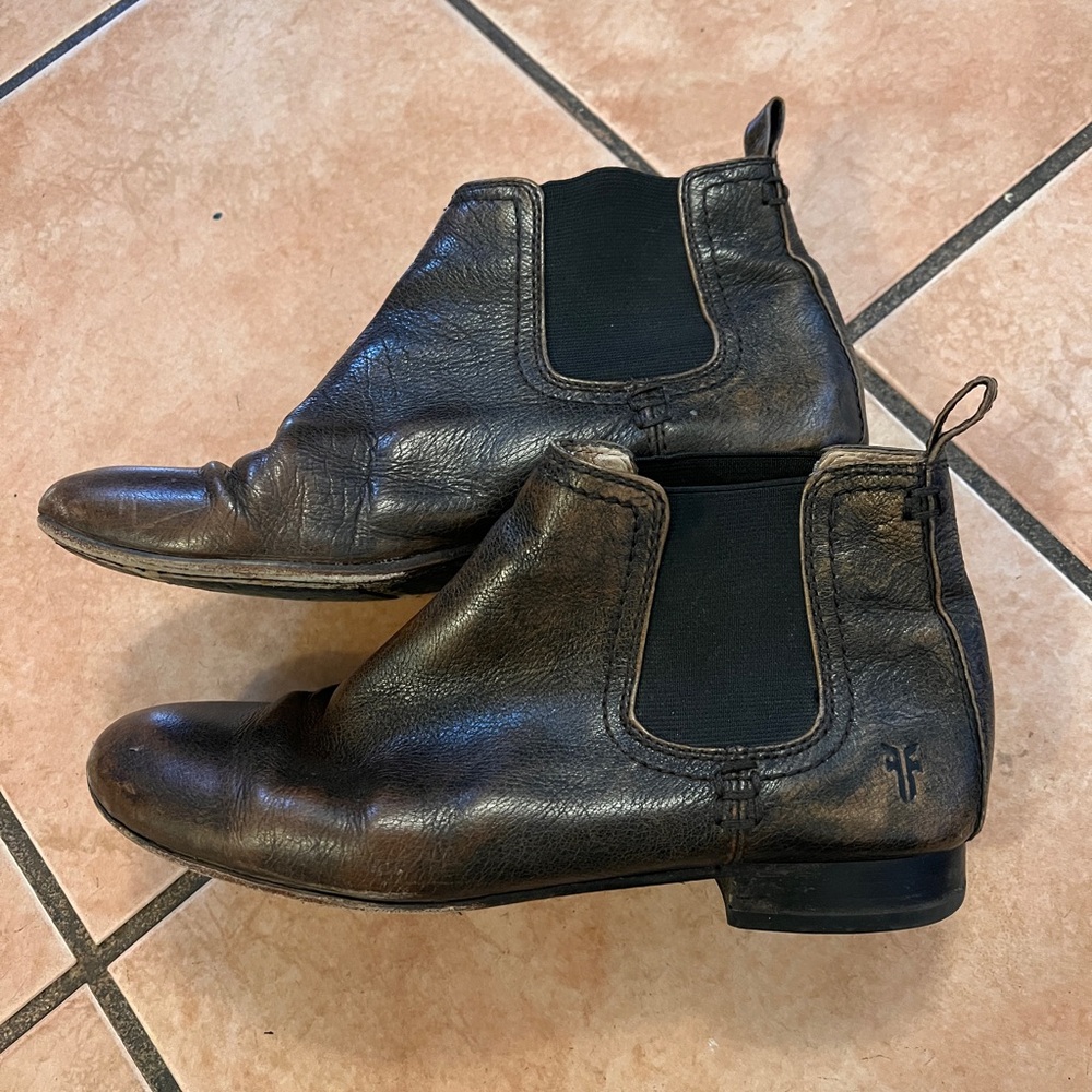 Frye Chelsea Boots Leather